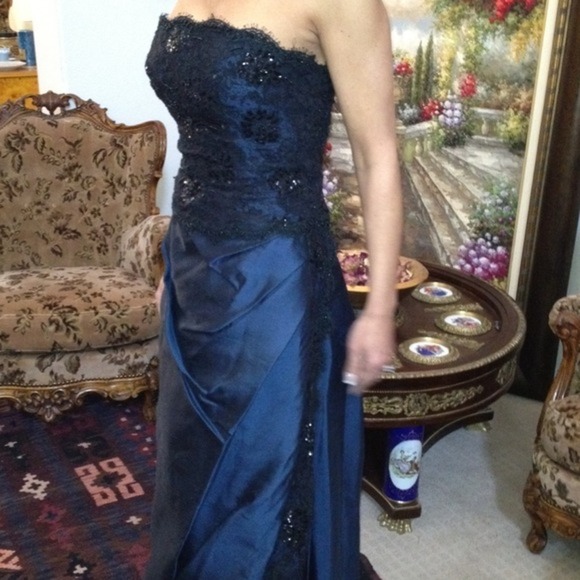 Stunning beaded special occasions prom dress